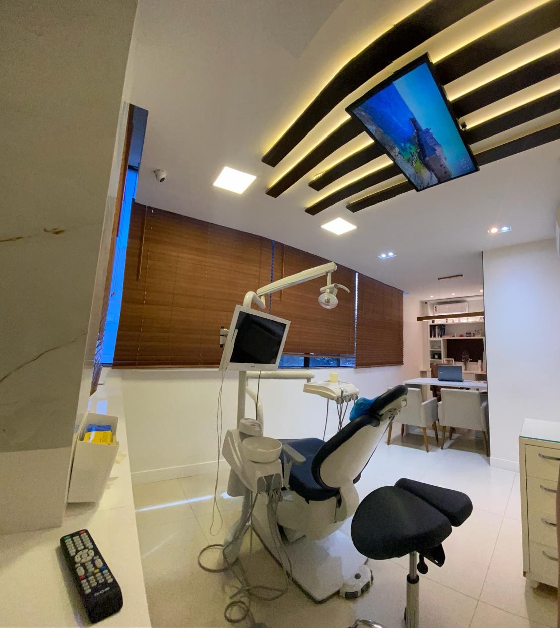 Consultório odontológico equipado da Clínica Lotus